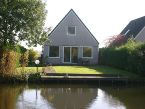 Comfy bungalow with a dishwasher, at the water